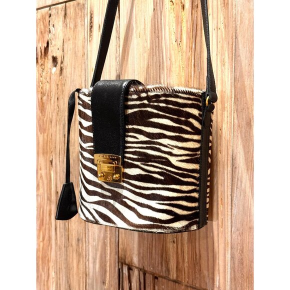 EVERYDAY FAUX ZEBRA FUR FUNCTIONAL TATIANA LUNA BUCKET BAG VERSATILE / NWOT - Picture 4 of 7